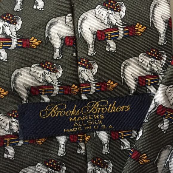 Brooks Brothers Elephants Printed All Silk Tie.-CA5 - Picture 5 of 9